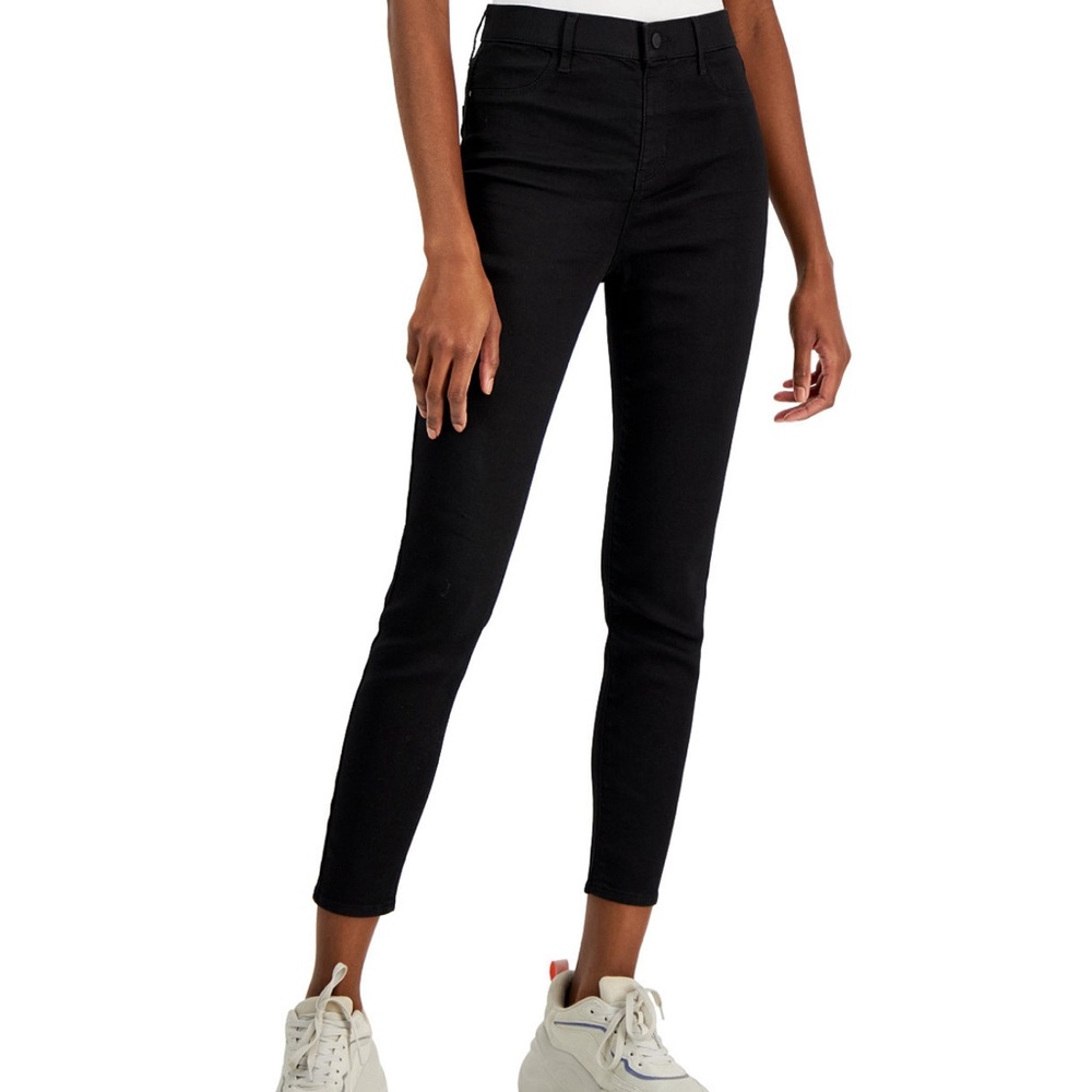 Vanilla Star black. Stretch high rise. Skinny jeans 31x27” / 13sz
